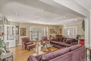 36 Roosevelt Pl, Rockville Centre, NY 11570 - Photo 3