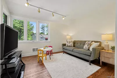 38 Aspen Road, New Rochelle, NY 10804 - Photo 9