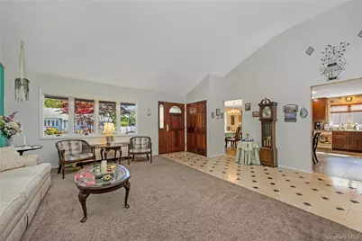 18 Tacoma Lane, Syosset, NY 11791 - Photo 11