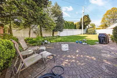18 Tacoma Lane, Syosset, NY 11791 - Photo 33