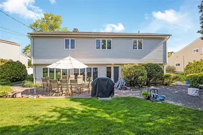 18 Tacoma Lane, Syosset, NY 11791 - Photo 29