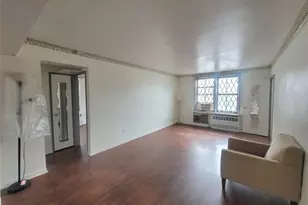 87-20 175th St, Jamaica, NY 11432 - Photo 3