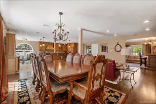 157 Manor St, Plainview, NY 11803 - Photo 15