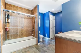 157 Manor St, Plainview, NY 11803 - Photo 31