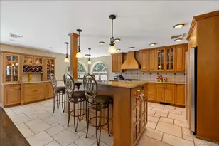 157 Manor St, Plainview, NY 11803 - Photo 17