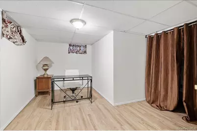 157 Manor Street, Plainview, NY 11803 - Photo 37