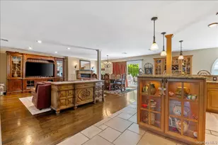 157 Manor St, Plainview, NY 11803 - Photo 7