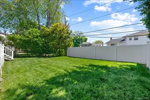 157 Manor St, Plainview, NY 11803 - Photo 41