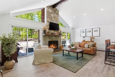 61 Bankside Drive, Centerport, NY 11721 - Photo 5