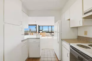10-34 166th St, Whitestone, NY 11357 - Photo 11