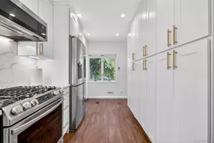 269-03 81st Ave, New Hyde Park, NY 11040 - Photo 3