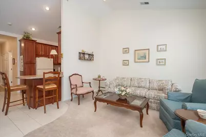 12 Sarah Court, Amityville, NY 11701 - Photo 5
