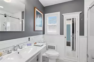 319 N Fulton Ave, Lindenhurst, NY 11757 - Photo 5