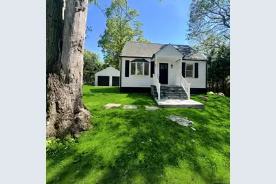 100 Maple Lane, Medford, NY 11763 - Photo 1
