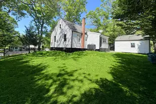 100 Maple Ln, Medford, NY 11763 - Photo 3