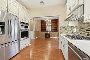 9 Oxford Court, Wheatley Heights, NY 11798 - Photo 13