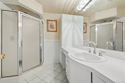 9 Oxford Court, Wheatley Heights, NY 11798 - Photo 27