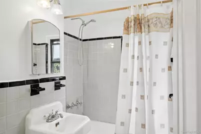 196-30 67th Avenue #1, Fresh Meadows, NY 11365 - Photo 7
