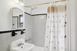 196-30 67th Ave, Fresh Meadows, NY 11365 - Photo 7