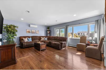2968 Islip Court, Wantagh, NY 11793 - Photo 13