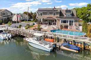 2968 Islip Ct, Wantagh, NY 11793 - Photo 3