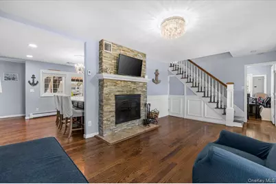 2968 Islip Court, Wantagh, NY 11793 - Photo 5