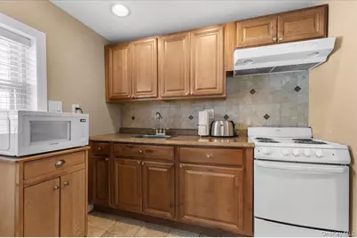2968 Islip Court, Wantagh, NY 11793 - Photo 25