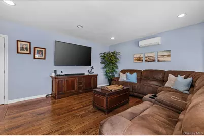 2968 Islip Court, Wantagh, NY 11793 - Photo 13