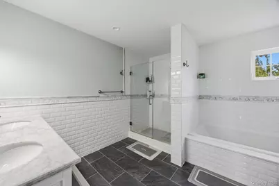 3 Sunrise Street, Plainview, NY 11803 - Photo 15