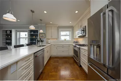 1 Stoneleigh #5M, Bronxville, NY 10708 - Photo 17