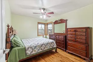 15 Royal Way, New Hyde Park, NY 11040 - Photo 13