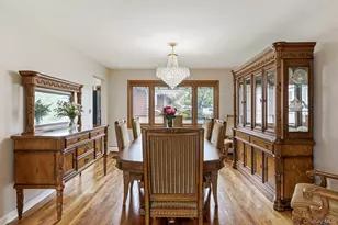 15 Royal Way, New Hyde Park, NY 11040 - Photo 7