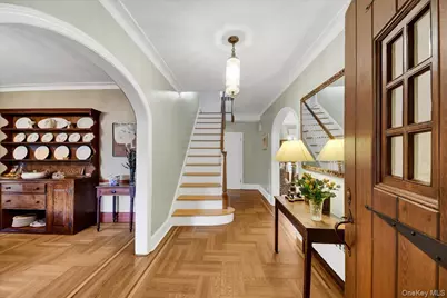 184 Commonwealth Avenue, Mount Vernon, NY 10552 - Photo 3