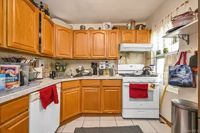 6033 80th Avenue, Glendale, NY 11385 - Photo 5