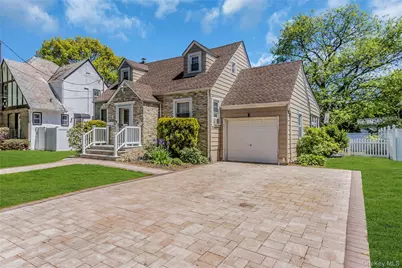 1395 Exeter Street, Baldwin, NY 11510 - Photo 3