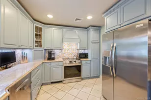 51 Chelsea Dr, Mount Sinai, NY 11766 - Photo 17
