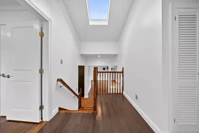 5 Joseph Court, Syosset, NY 11791 - Photo 7