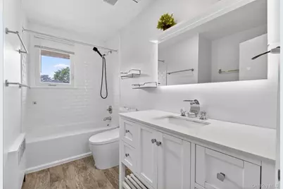 5 Joseph Court, Syosset, NY 11791 - Photo 17