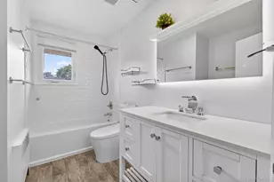 5 Joseph Ct, Syosset, NY 11791 - Photo 17