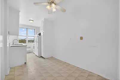 1304 Midland Avenue #C78, Yonkers, NY 10704 - Photo 17