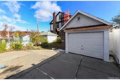 8259 172nd Street, Jamaica, NY 11432 - Photo 3