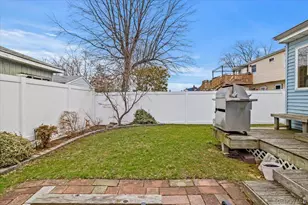 476 37th St, Lindenhurst, NY 11757 - Photo 27