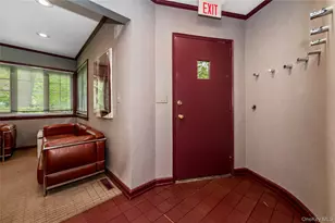 111 Clent Rd, Great Neck, NY 11021 - Photo 31
