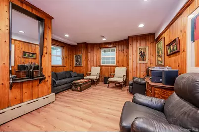 111 Clent Road, Great Neck, NY 11021 - Photo 29