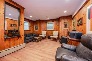 111 Clent Rd, Great Neck, NY 11021 - Photo 29