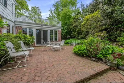 111 Clent Road, Great Neck, NY 11021 - Photo 37