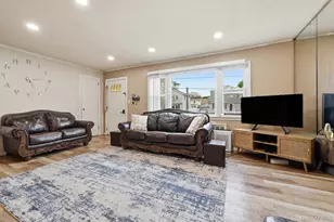 6 Kent Ln, Farmingdale, NY 11735 - Photo 5