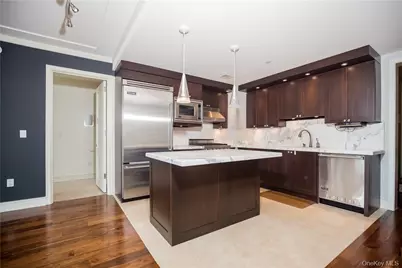 1 Renaissance Square #21F, White Plains, NY 10601 - Photo 3