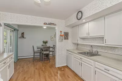 28 Linwood Place, Massapequa Park, NY 11762 - Photo 9