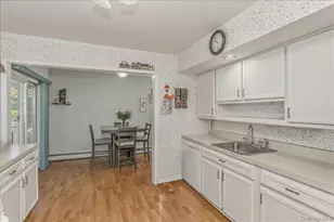 28 Linwood Pl, Massapequa Park, NY 11762 - Photo 9
